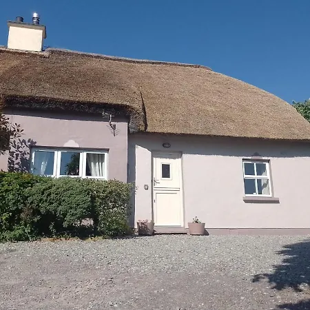 Remarkable 3-bed House In Holiday home