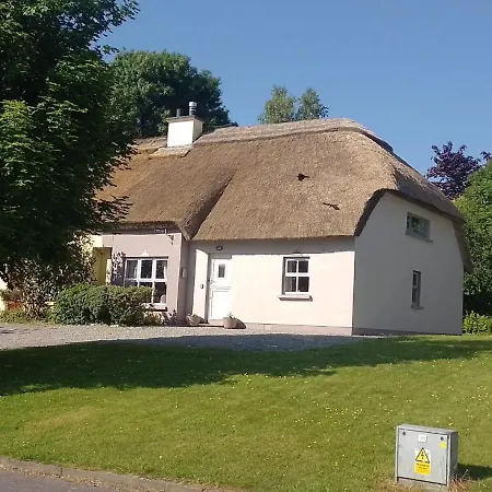 Remarkable 3-bed House In Holiday home *
